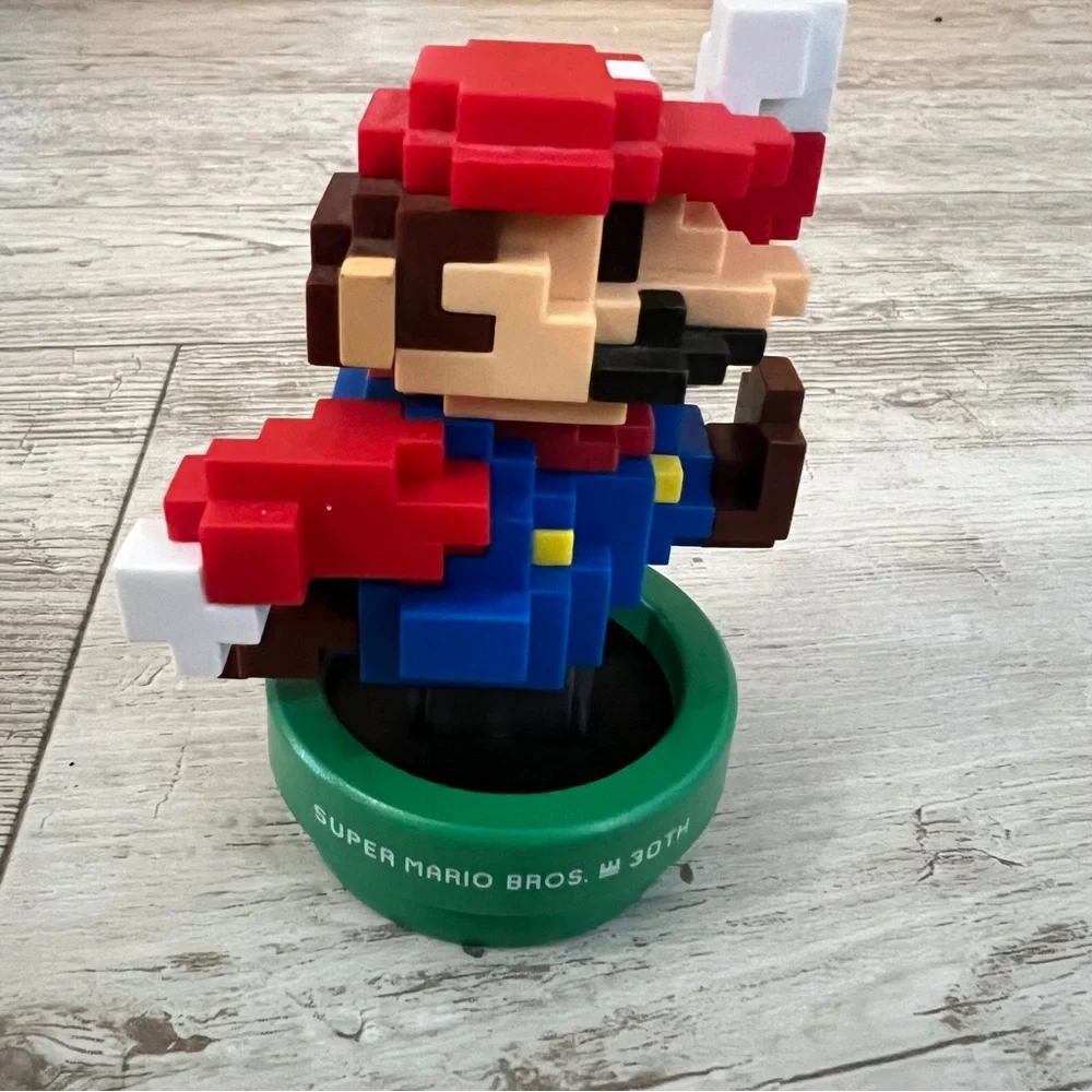 Nintendo Switch Super Mario Bros 30th Anniversary 8-Bit Modern Color Amiibo